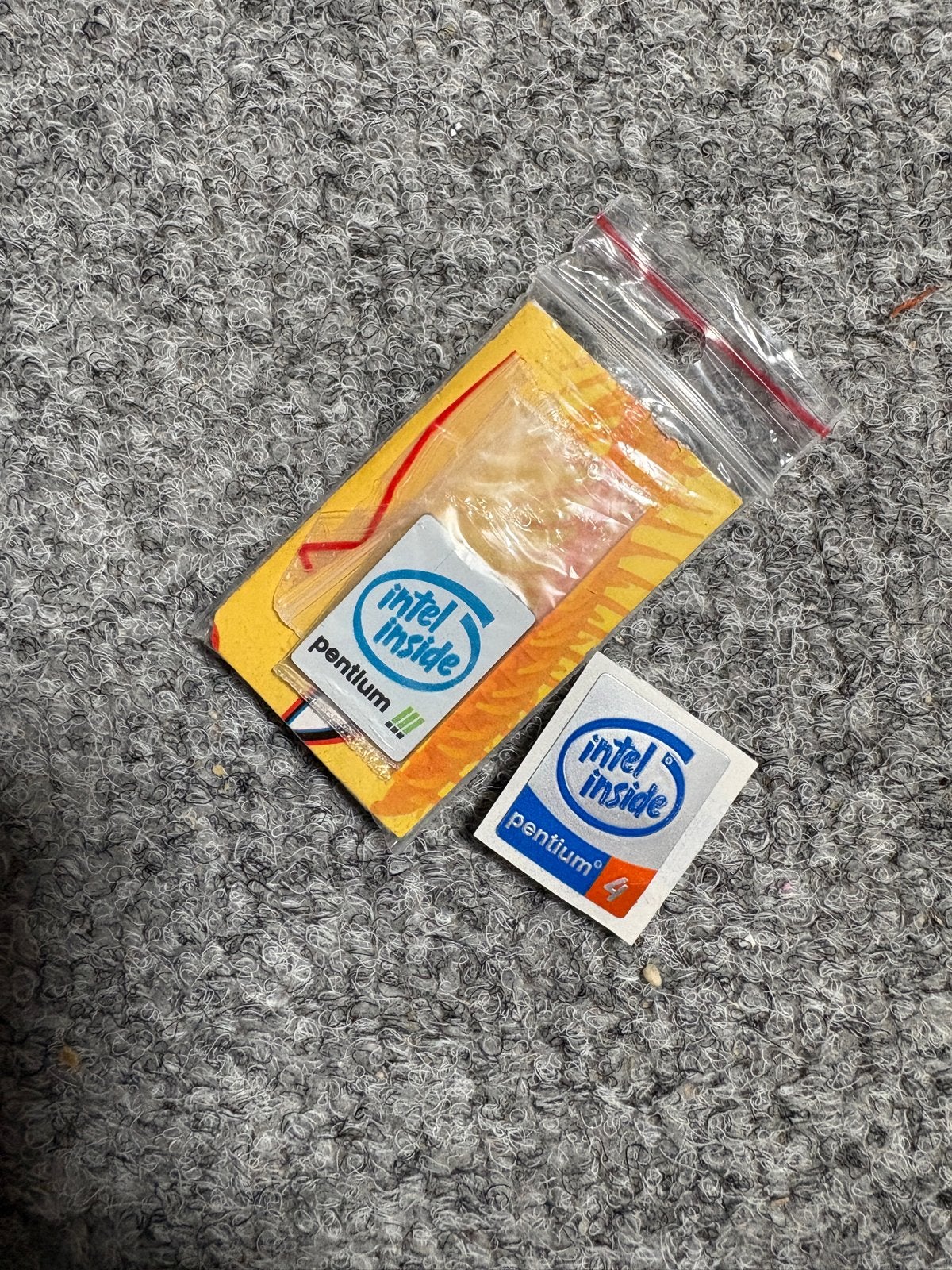 Intel Pentium 3 en Pentium 4 stickers - Vintage PC, Ophalen of Verzenden, Gebruikt, Overige typen