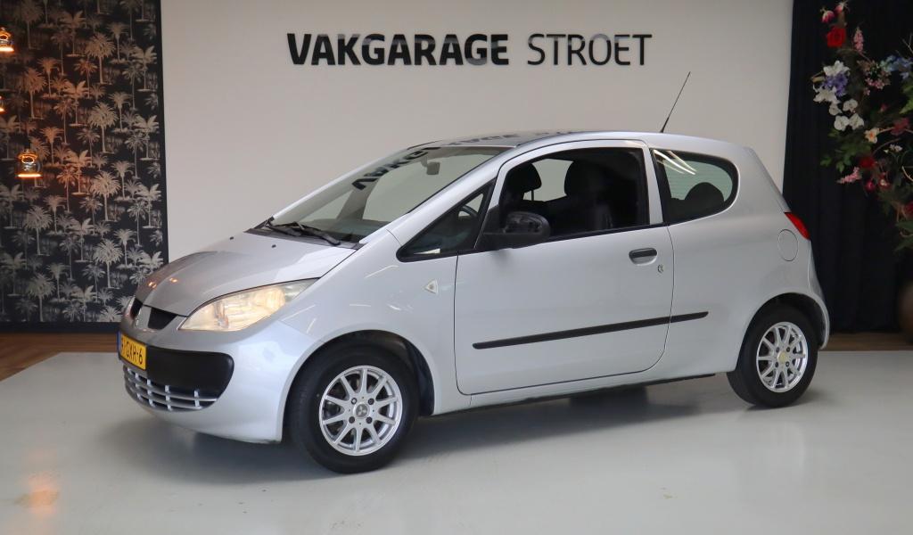 Mitsubishi Colt 1.1 Silverl. | jaarbeurt | 2 nw band | oh.bk, Voorwielaandrijving, Stof, Origineel Nederlands, Bedrijf