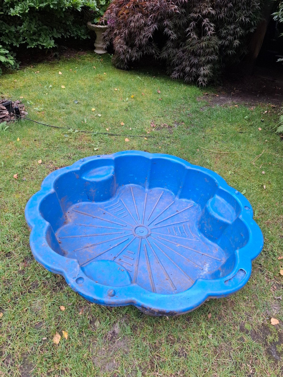 2 zandbakken/zwembadjes schelpvormig, Ophalen