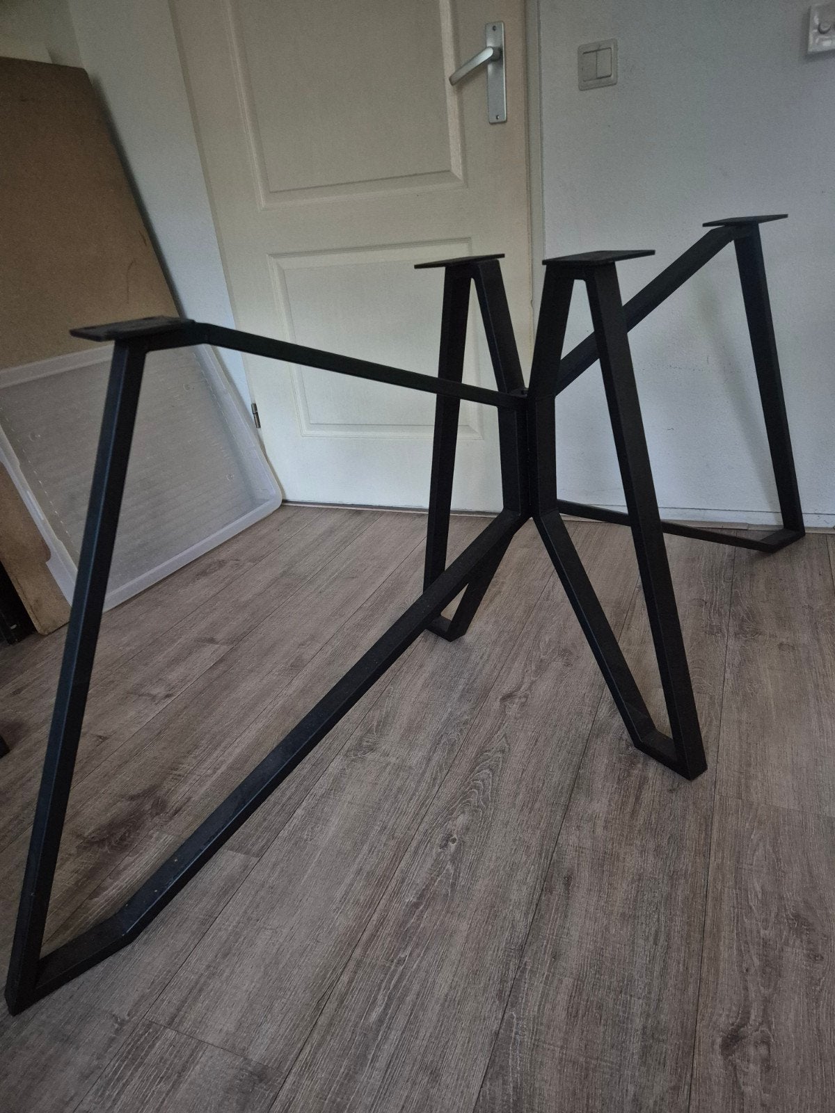 Zwart metalen tafelonderstel (vlinderpoot), Ophalen, Tafelpoot, Industrieel, Modern, 50 tot 100 cm