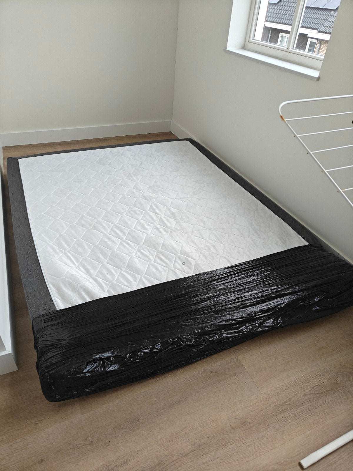 Double Box Spring Bed with Mattress, Huis en Inrichting, Slaapkamer | Bedden, Gebruikt, Tweepersoons, 200 cm, 140 cm