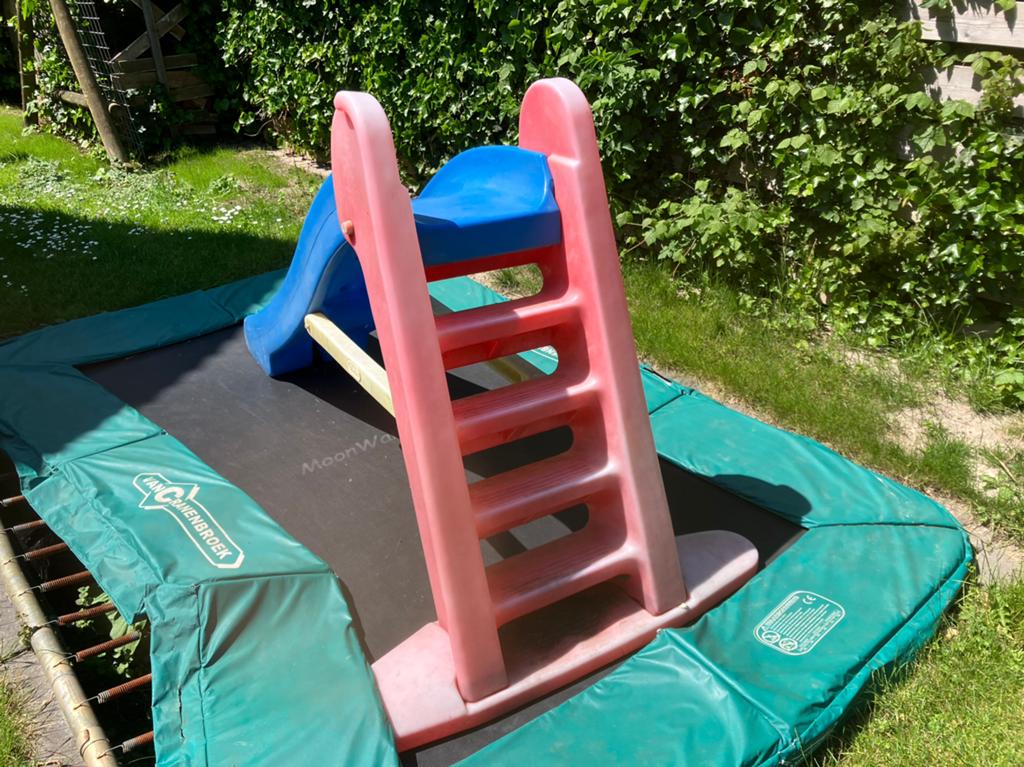 Kunstof glijbaan gratis af te halen, Kinderen en Baby's, Speelgoed | Buiten | Speeltoestellen, Ophalen, Gebruikt, Glijbaan