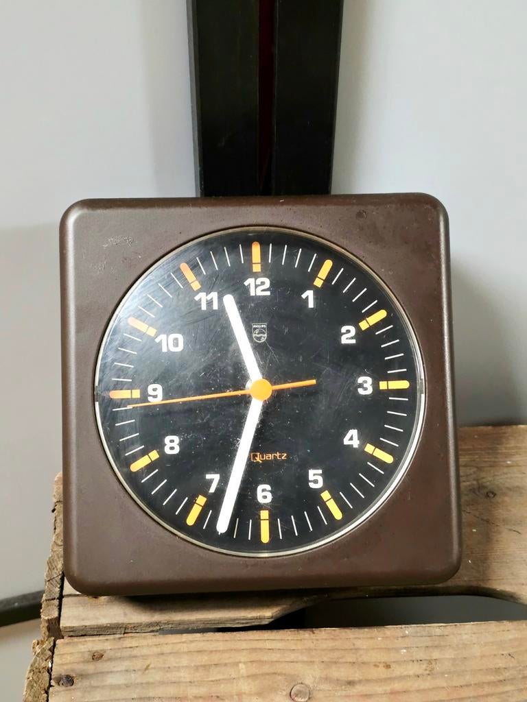 9867: Vintage Philips Design Wall Clock, Ophalen of Verzenden