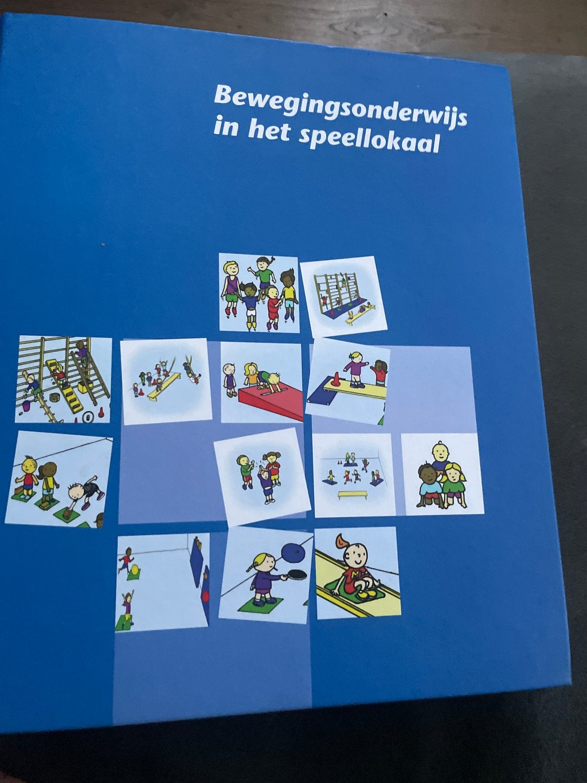 Bewegingsonderwijs in het speellokaal - Handleiding, Ophalen of Verzenden, Zo goed als nieuw