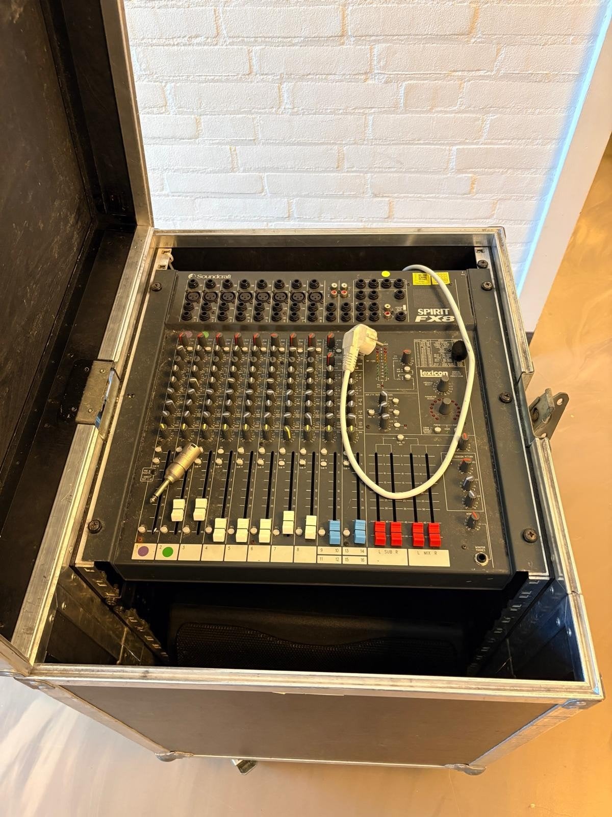 Soundcraft Spirit FX8 mengpaneel in flightcase, Ophalen, Gebruikt, 10 tot 20 kanalen, Microfooningang