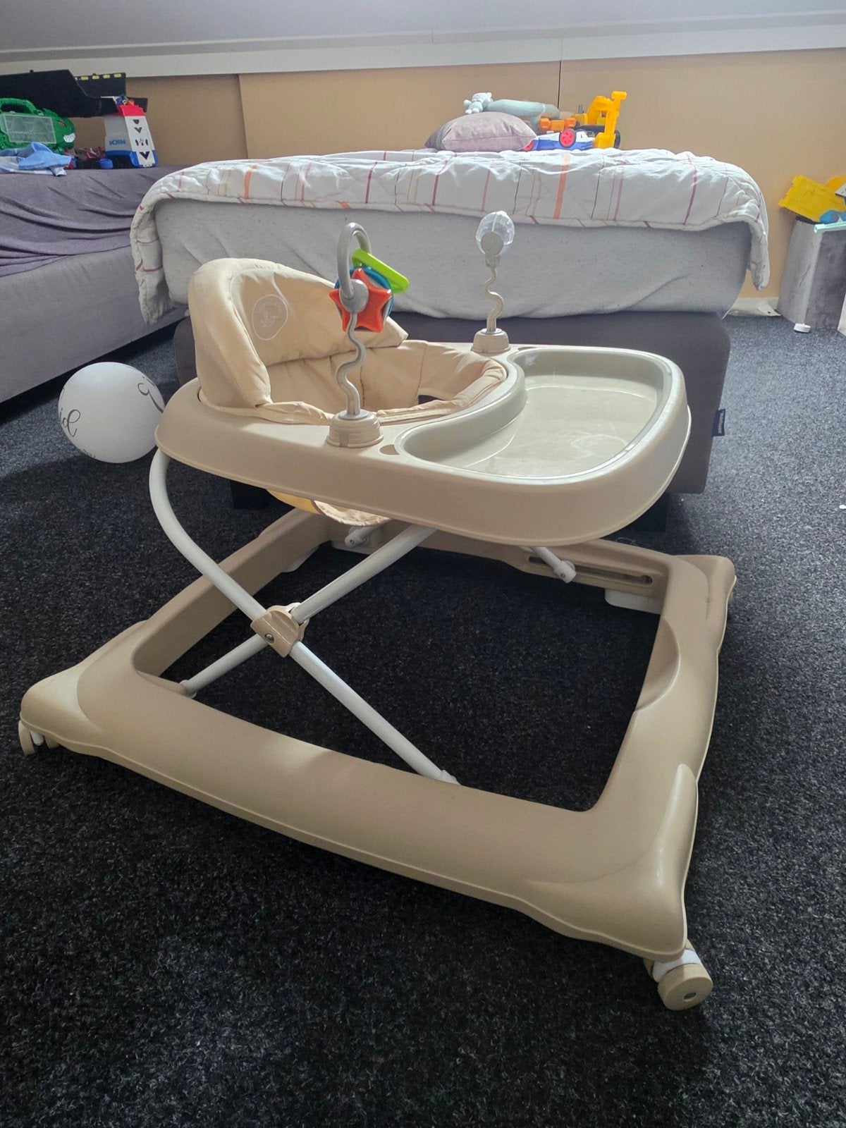 Beige Loopstoeltje, Ophalen of Verzenden, Zo goed als nieuw