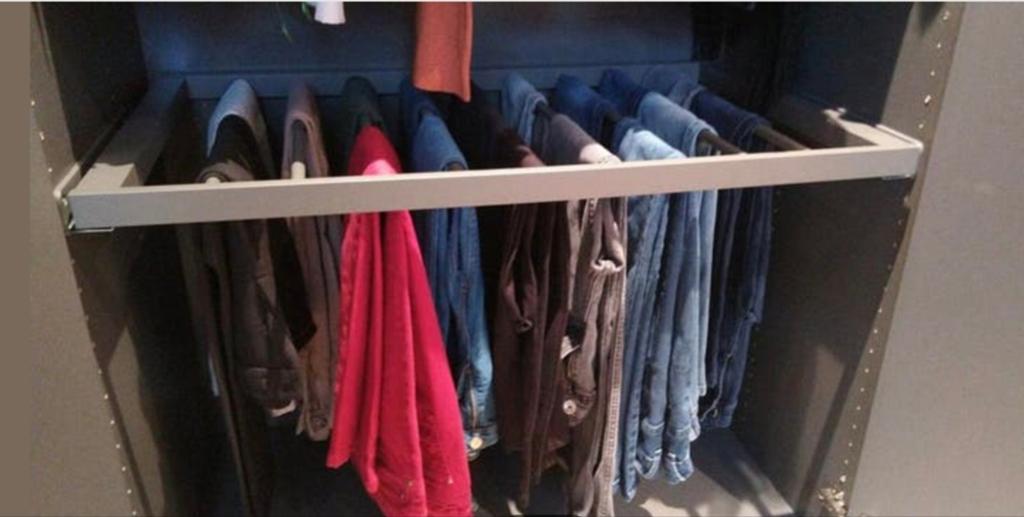 Uittrekbare broekenhanger IKEA PAX grijs 1m breed, Strak, 100 tot 150 cm, Ophalen of Verzenden, Zo goed als nieuw