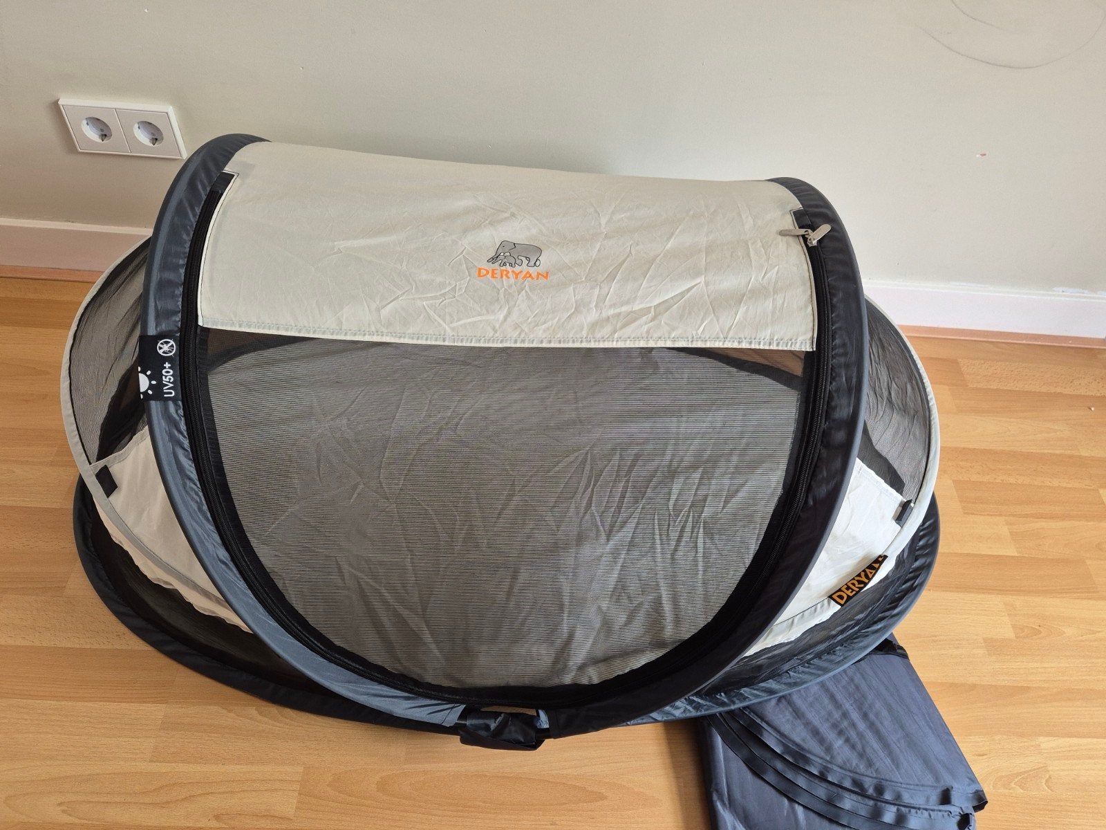 Deryan baby Luxe Reisbedje - UV50+ bescherming, Ophalen of Verzenden, Zo goed als nieuw, Reisbedje