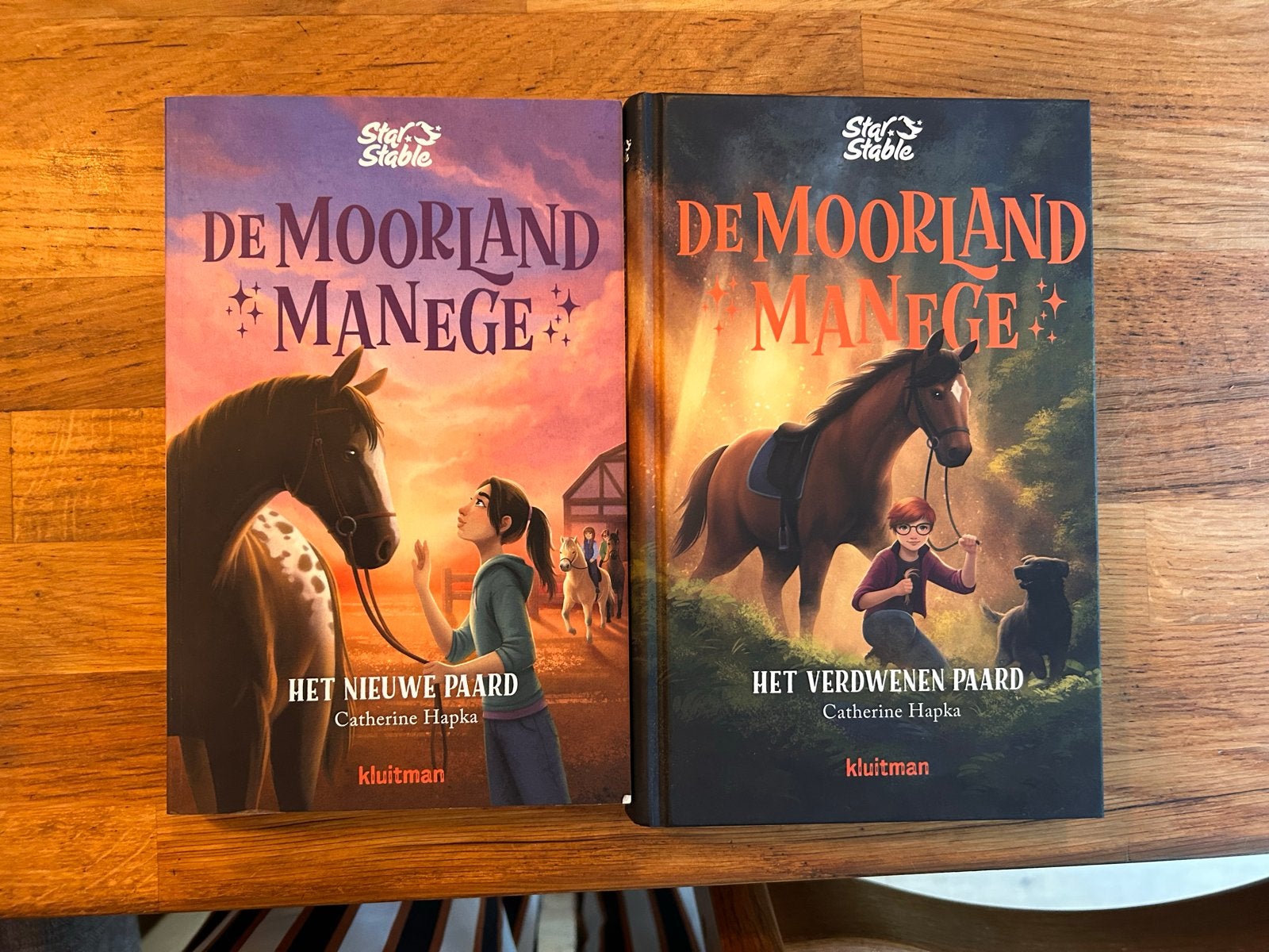 Star Stable: De Moorland Manege - Het Nieuwe & Verdwenen Paa, Boeken, Ophalen of Verzenden, Zo goed als nieuw, Fictie