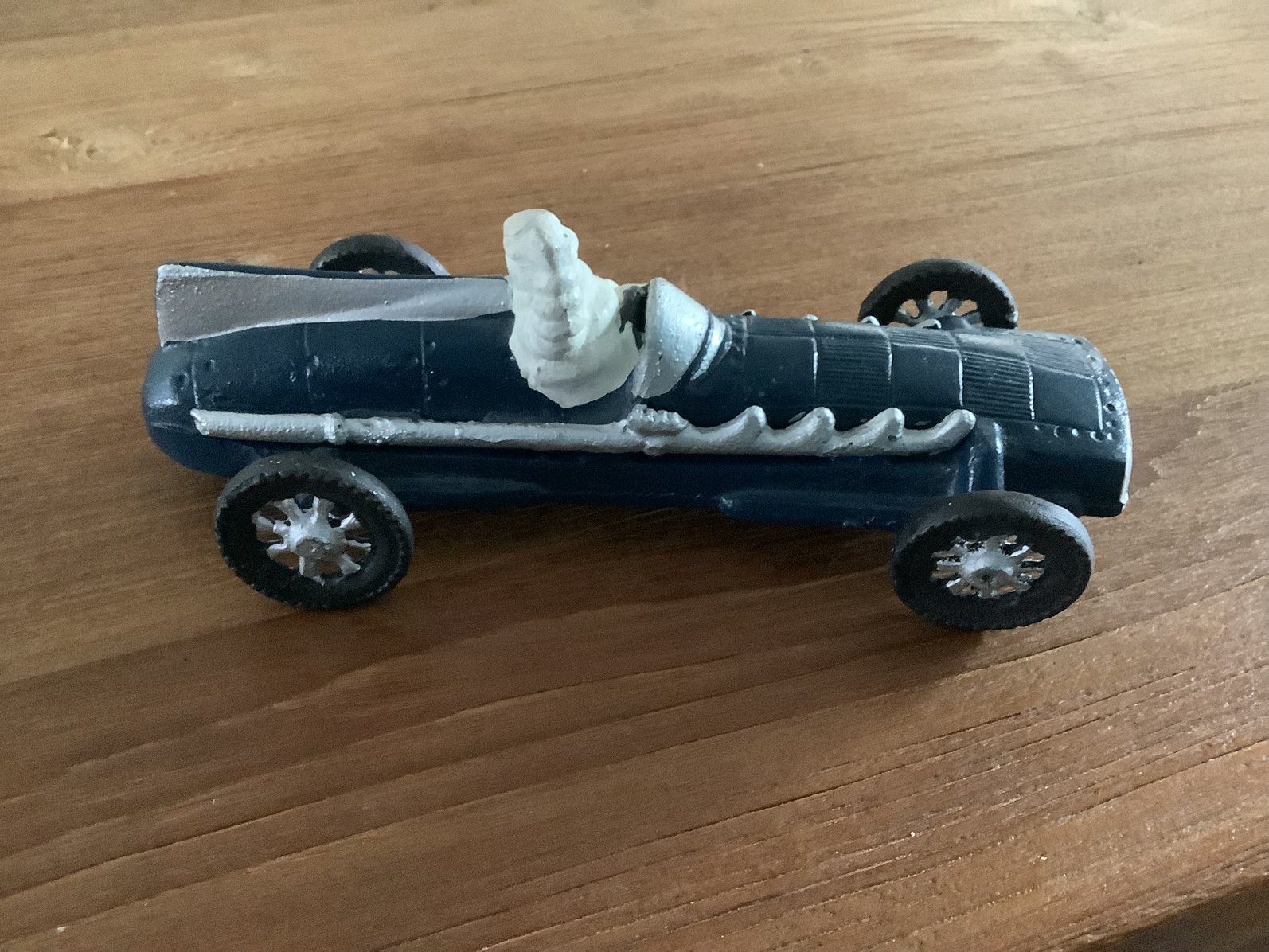 Michelin mannetje in raceauto, Ophalen of Verzenden, Zo goed als nieuw