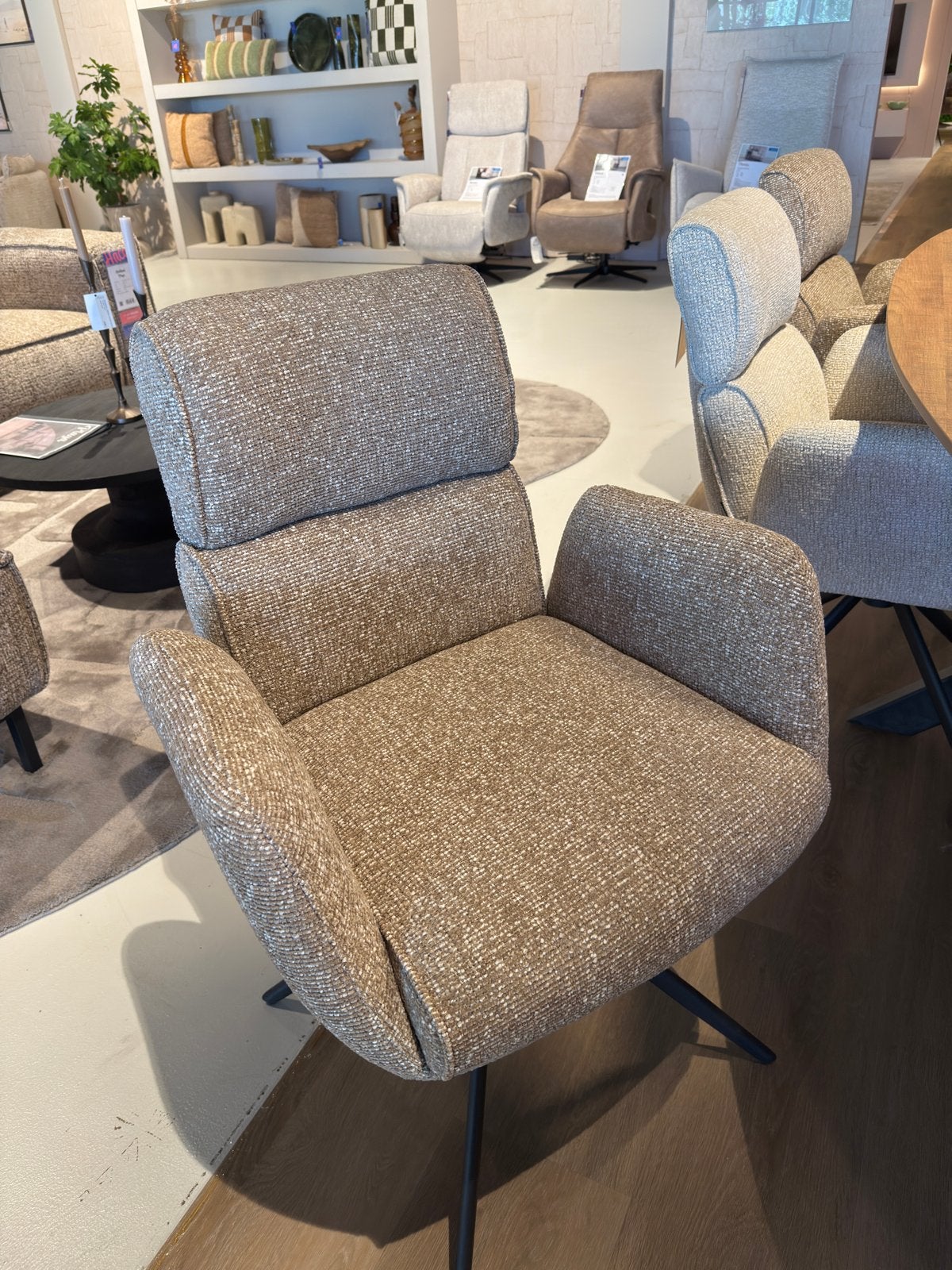 Showmodel draai eetkamerstoelen 3 stuks, Ophalen, Zo goed als nieuw, Bruin