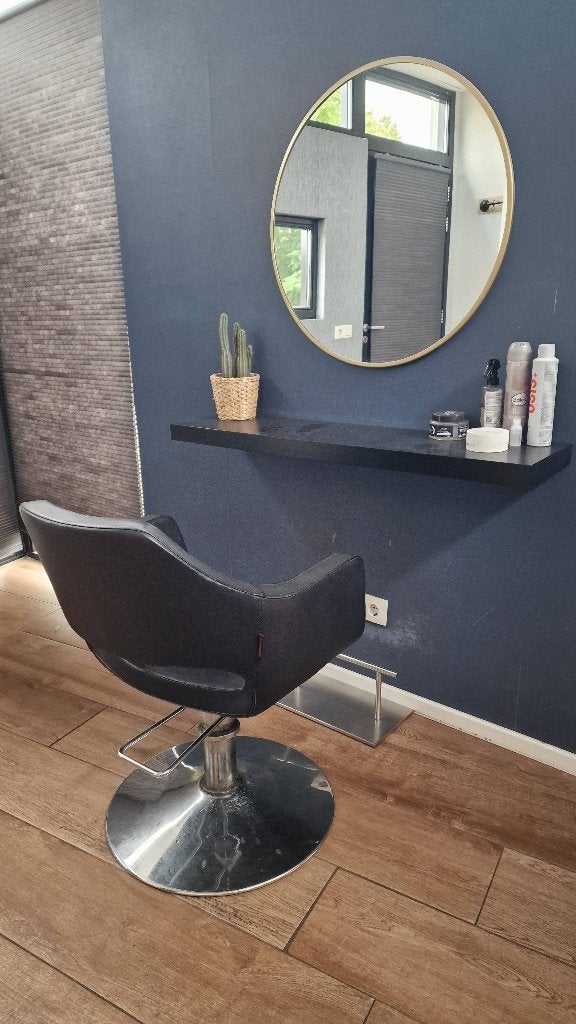 Kapsalon inventaris, Ophalen