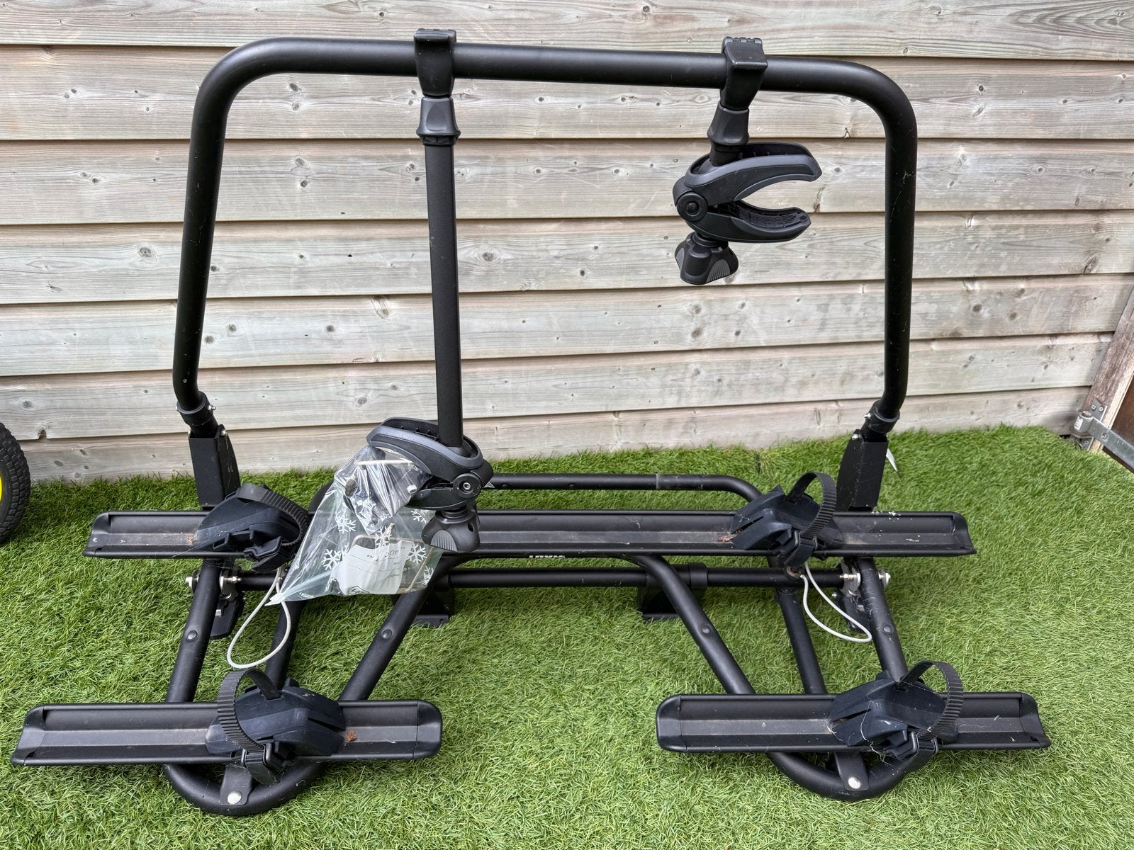 Thule dissel fietsendrager voor 2 fietsen - op caravan, Auto diversen, Fietsendragers, Ophalen, Gebruikt, Fietsendrager-accessoire