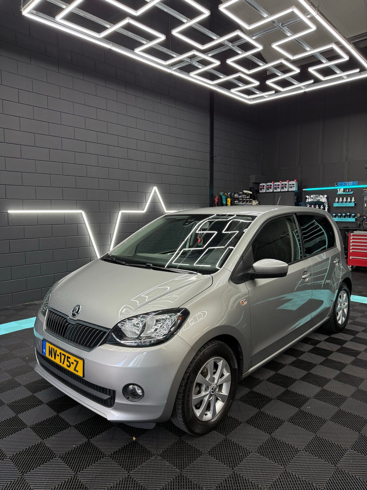 Skoda Citigo 1.0 60pk 3D 2017 Grijs, Auto's, Voorwielaandrijving, 4 stoelen, Origineel Nederlands, 24 km/l