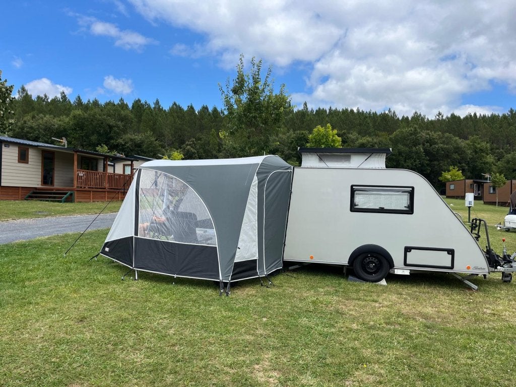 Kip Shelter Basic (met extras) (1065467), Kip, Tot en met 2, Particulier, Lengtebed