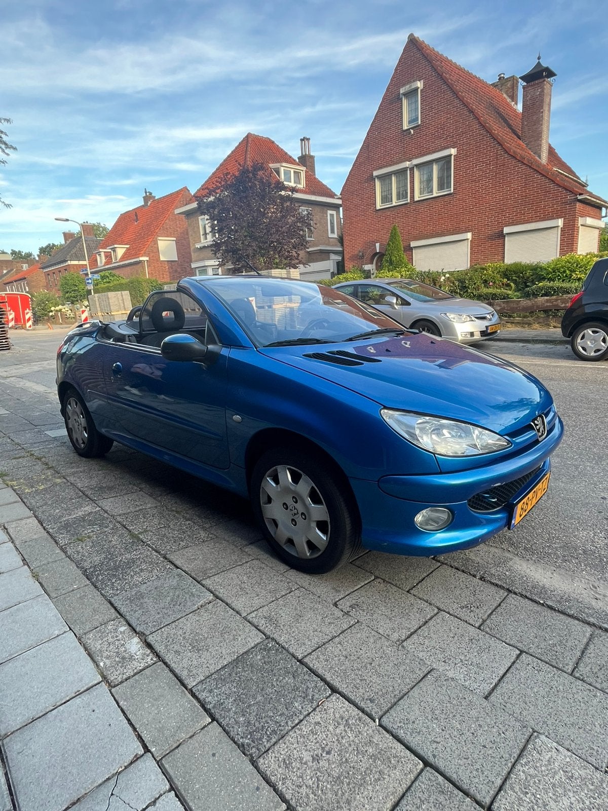 Peugeot 206 1.6 Cabrio Automaat Goed onderhouden Lage km, Auto's, Peugeot, 4 cilinders, Cabriolet, Origineel Nederlands, Onderhoudsboekje
