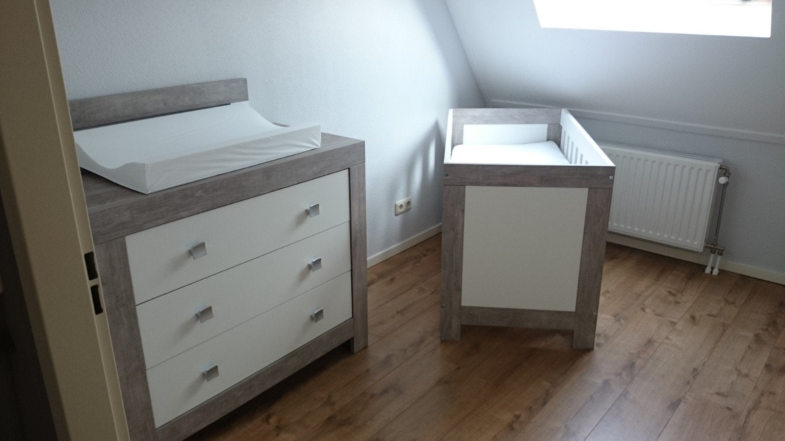 Complete babykamer: Commode, Ledikant en Kledingkast, Ophalen, 50 tot 70 cm, Zo goed als nieuw, 75 tot 100 cm