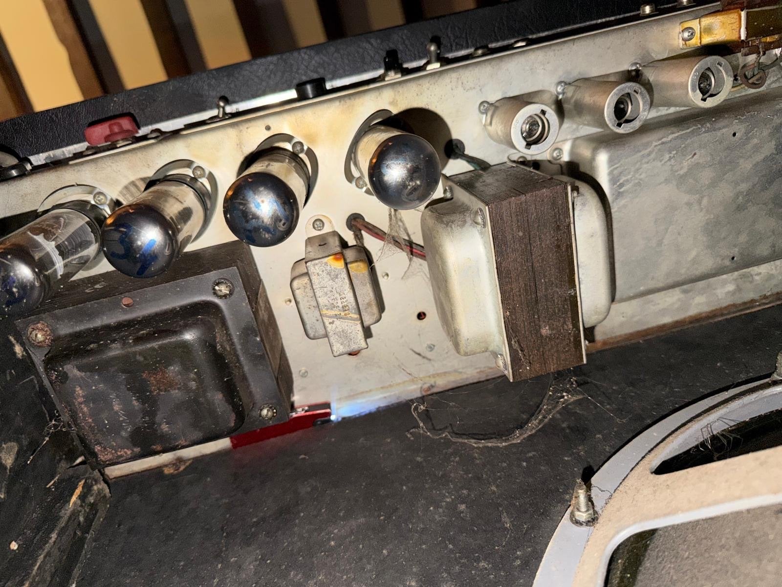 Foto 9 van Fender silvervace  Twin Reverb 2x15