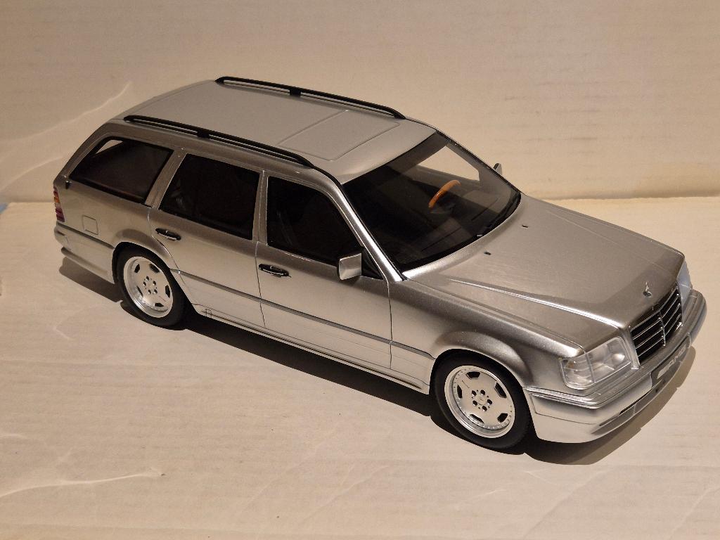 OttOMobile 1/18 1995 Mercedes Benz S124 E36 AMG, Ophalen of Verzenden, Nieuw, Auto, OttOMobile