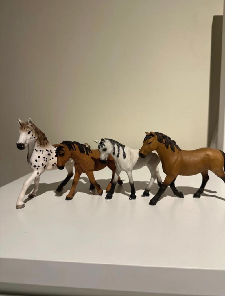 Schleich diverse paarden, Verzenden, Zo goed als nieuw, Paard, Beeldje of Figuurtje