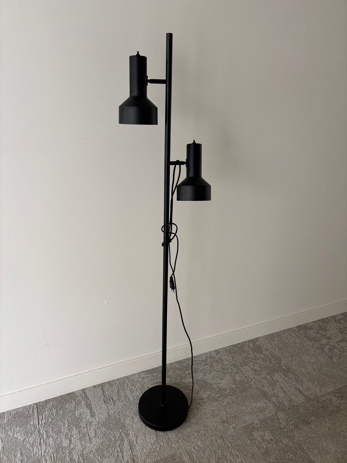 Te koop KARWEI vloerlamp Eden zwart, Ophalen, Zo goed als nieuw, Metaal, 150 tot 200 cm