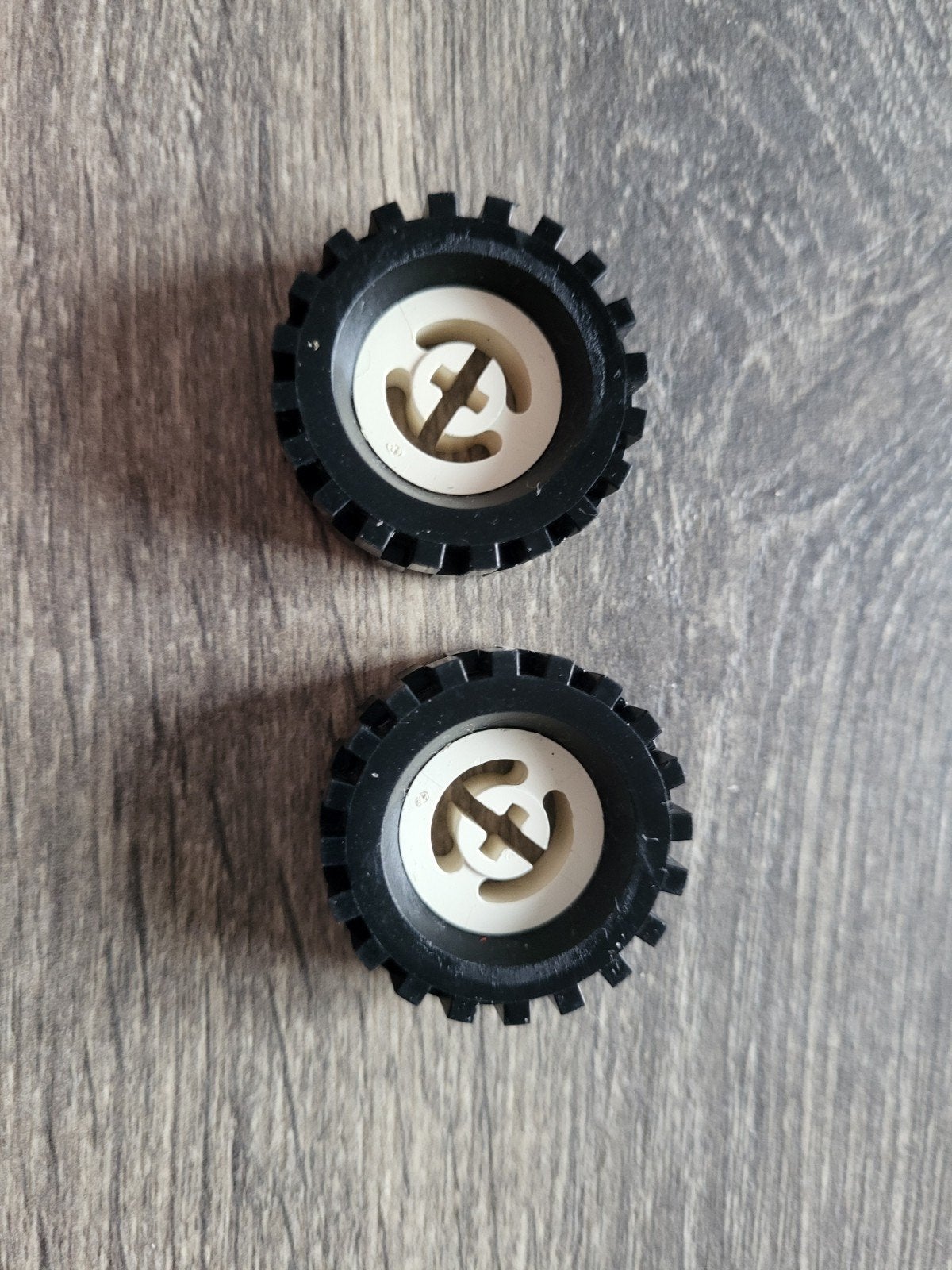 Lego Technic wielen Wit met grof profiel brede band., Ophalen of Verzenden, Gebruikt, Losse stenen, Lego