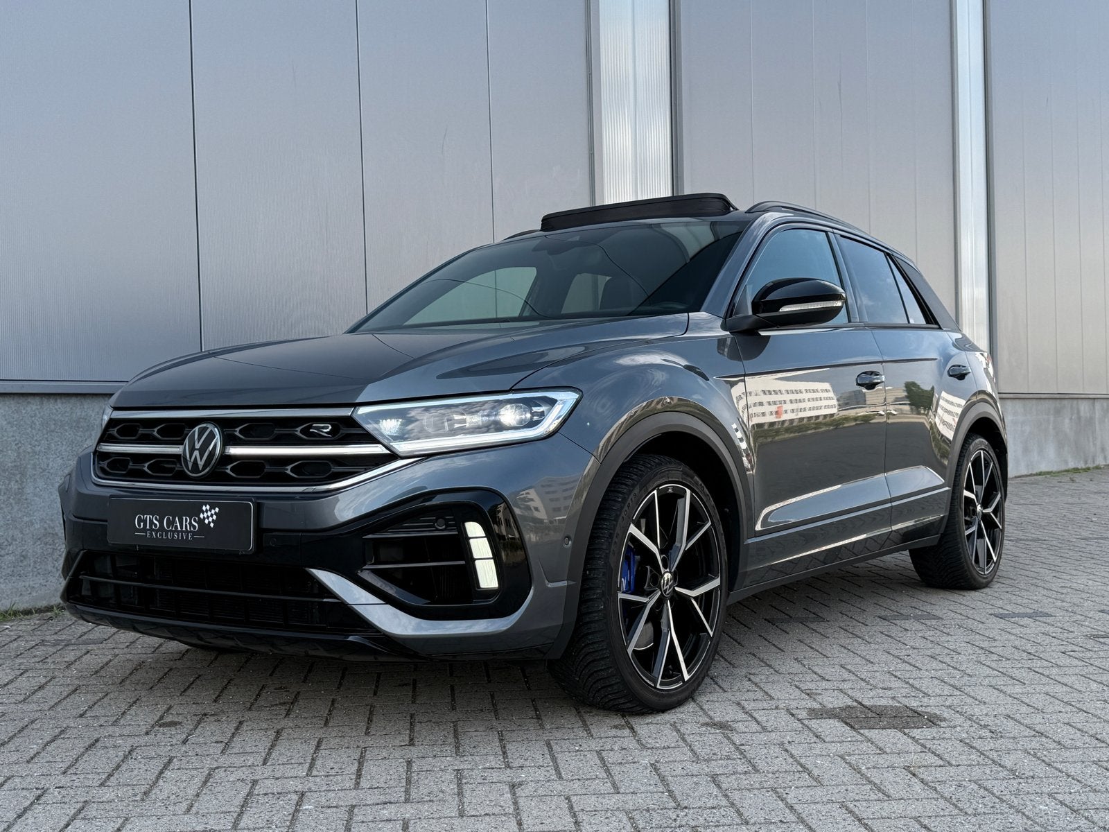Volkswagen T-roc R 2.0 4M IQ | PANO | ACC | LEDER | CAM, Auto's, Volkswagen, Automaat, 4 cilinders, 1984 cc, Parkeerassistent