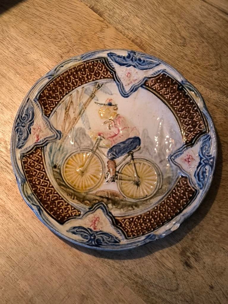 Wasmuel Art Nouveau barbotine bord, Ophalen of Verzenden