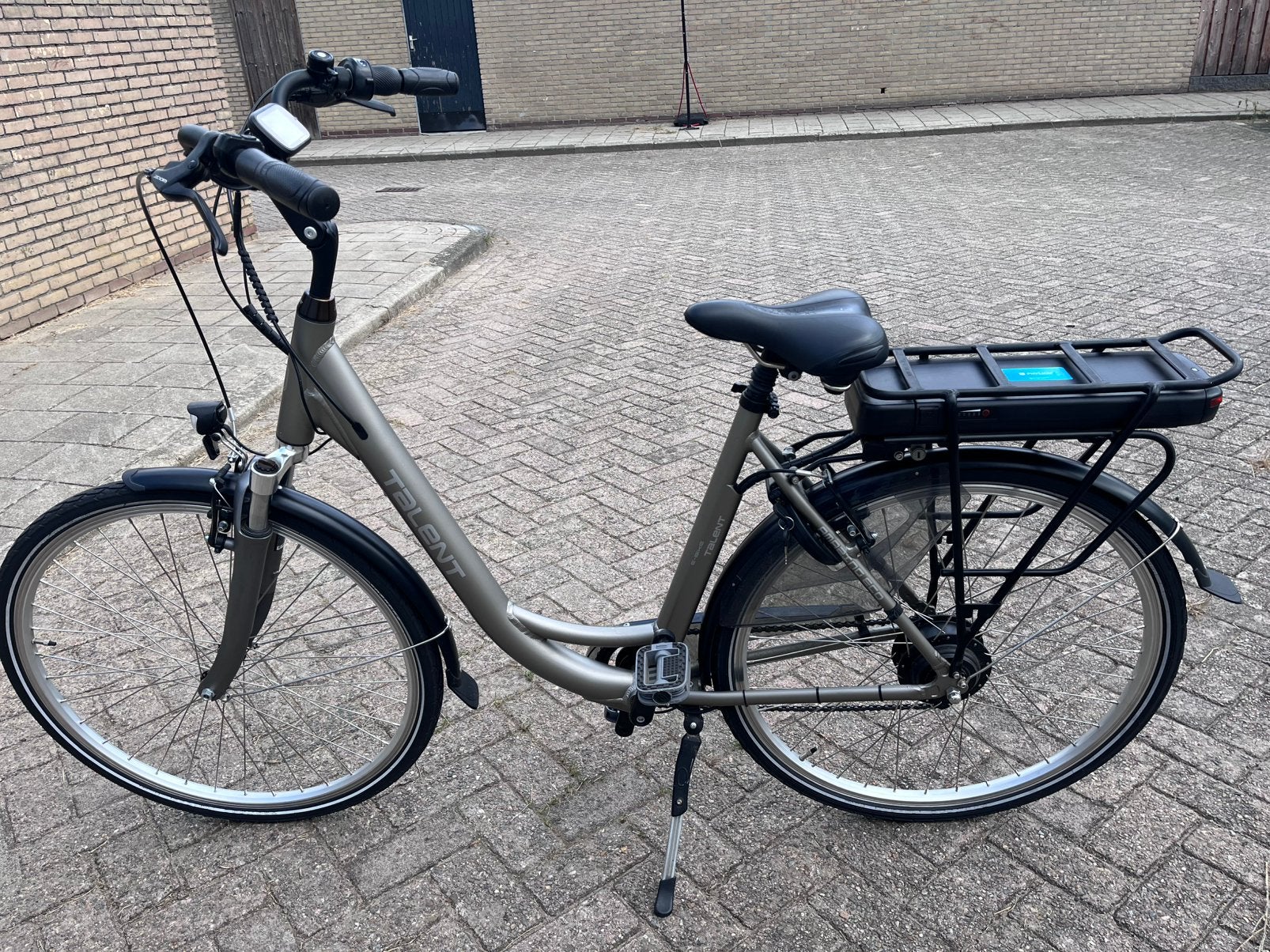 Talent electrische damesfiets, Fietsen en Brommers, Zo goed als nieuw, 51 tot 55 cm, 50 km per accu of meer, Ophalen