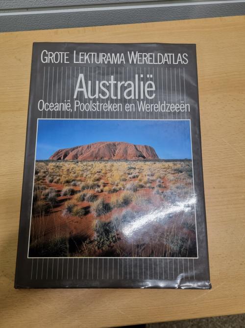 boek grote lekturama wereldatlas australie, Boeken, Ophalen of Verzenden