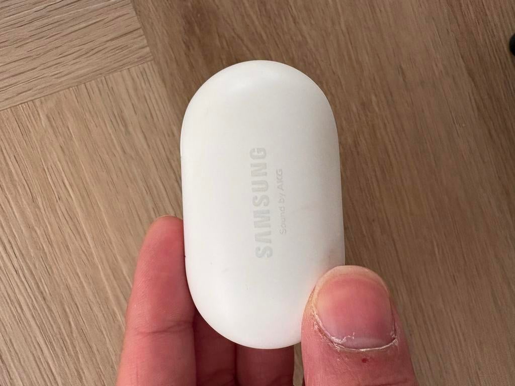 Samsung Galaxy Buds Oplaadcase (zonder oortjes), Ophalen of Verzenden, Gebruikt, Overige merken, Draadloos