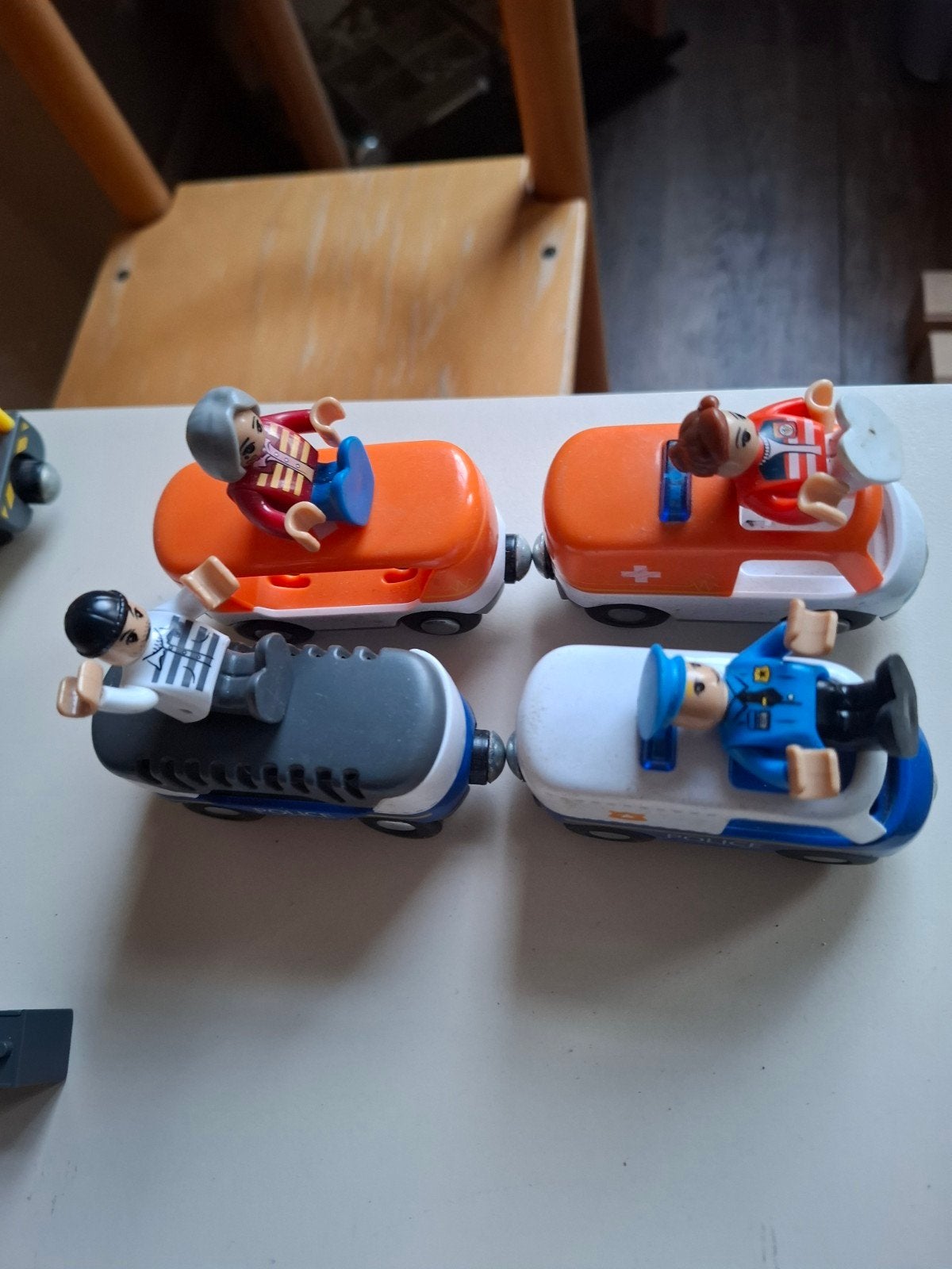 magneet auto met licht en geluid voor bv op houten treinbaan, Ophalen