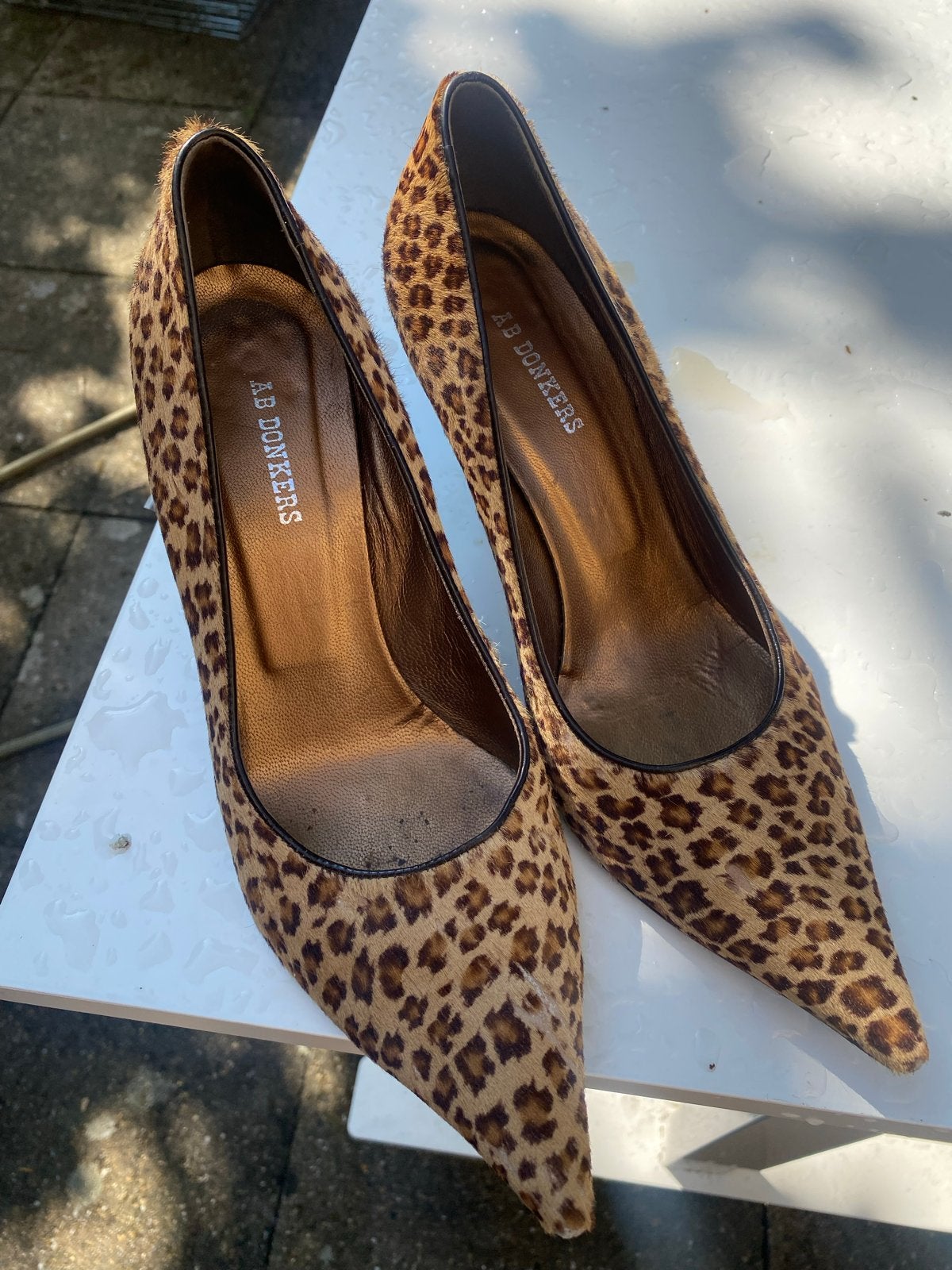 Ab Donkers Pumps - Tijgerprint op koeienvacht - Maat 40, Kleding | Dames, Ophalen of Verzenden, Gedragen, Bruin, Pumps
