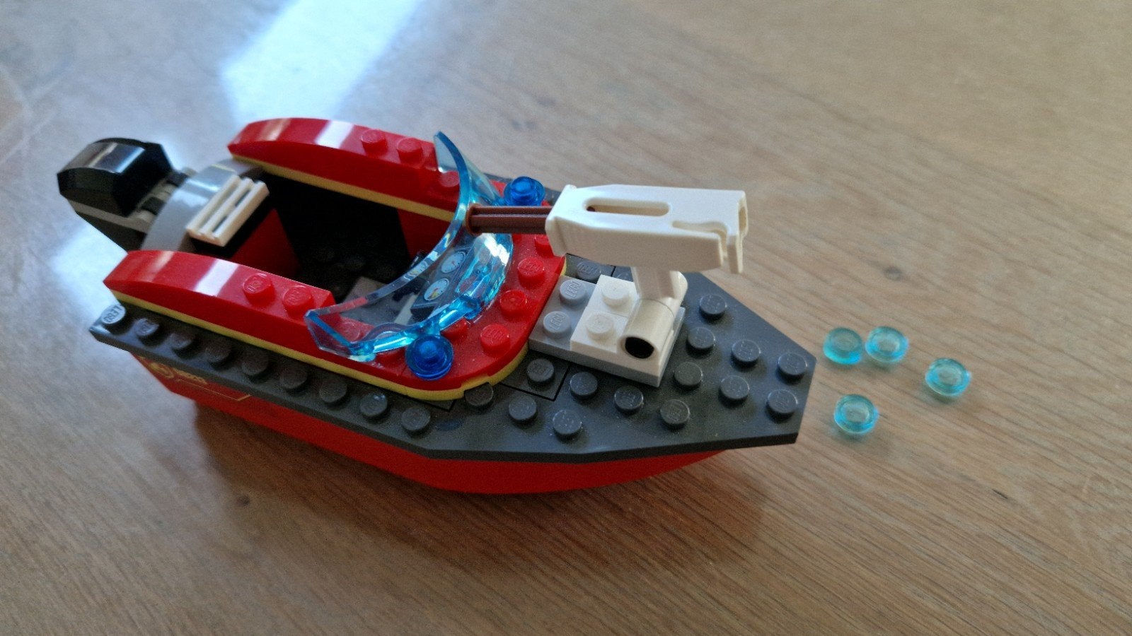 Lego 60213 City Brand aan de kade, Kinderen en Baby's, Speelgoed | Duplo en Lego, City, Lego, Ophalen of Verzenden, Zo goed als nieuw