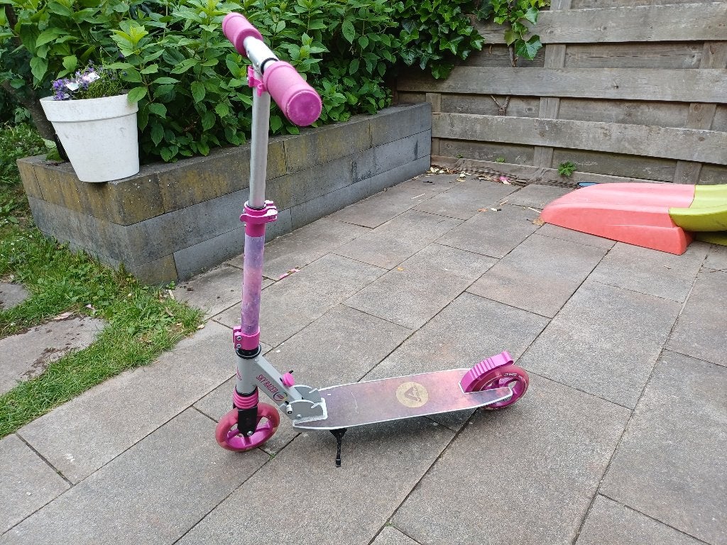 Apollo sky racer led roze, Fietsen en Brommers, Ophalen, Zo goed als nieuw, Gewone step