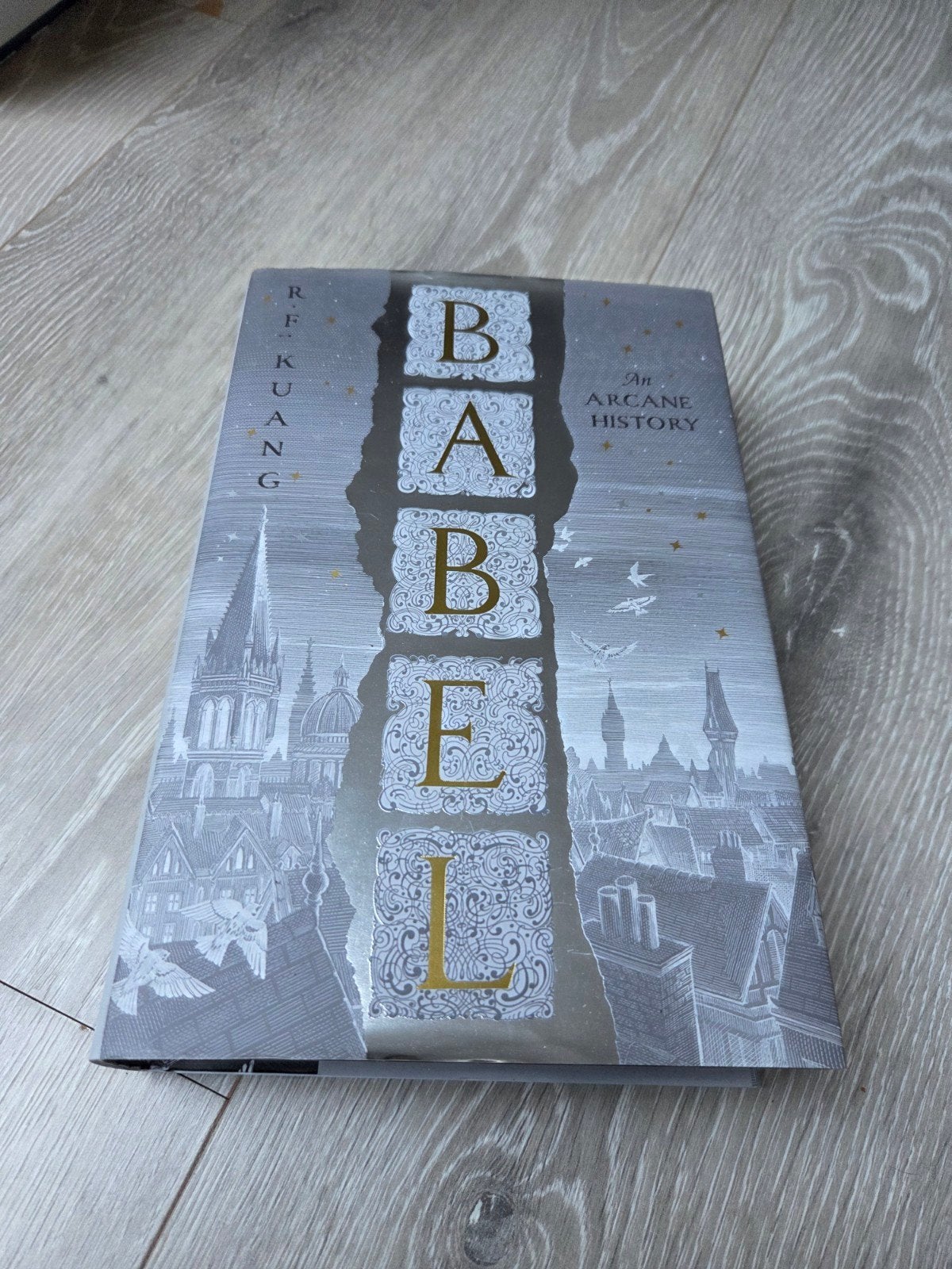 R.F. Kuang / Babel / Luxe hardcover Fairyloot / Sprayed Edge, Ophalen of Verzenden, Zo goed als nieuw