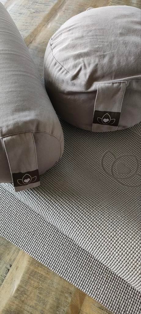 Yogaset: Lotus Meditatiekussen, bolster en yogamat, Sport en Fitness, Yoga en Pilates, Ophalen of Verzenden, Zo goed als nieuw