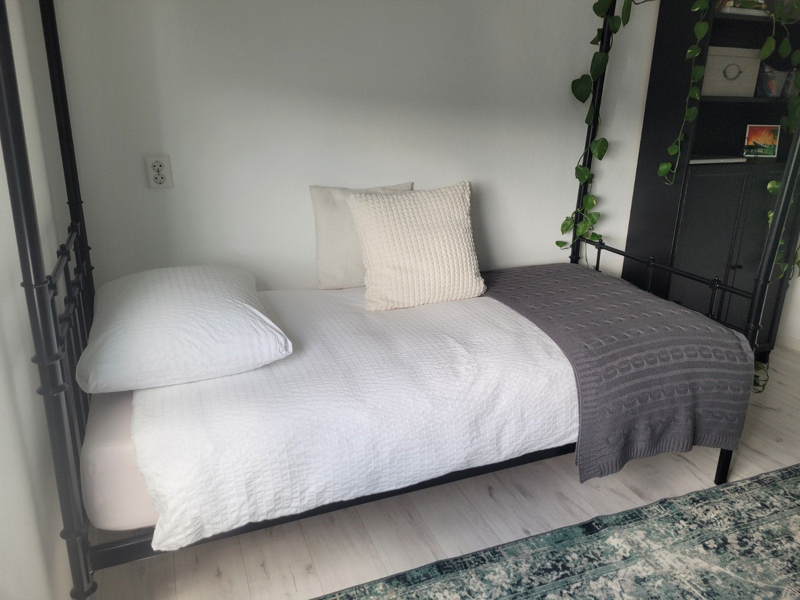 Zwart metalen hemelbed - Eenpersoons, Huis en Inrichting, Slaapkamer | Bedden, Ophalen, Gebruikt, 90 cm, Eenpersoons