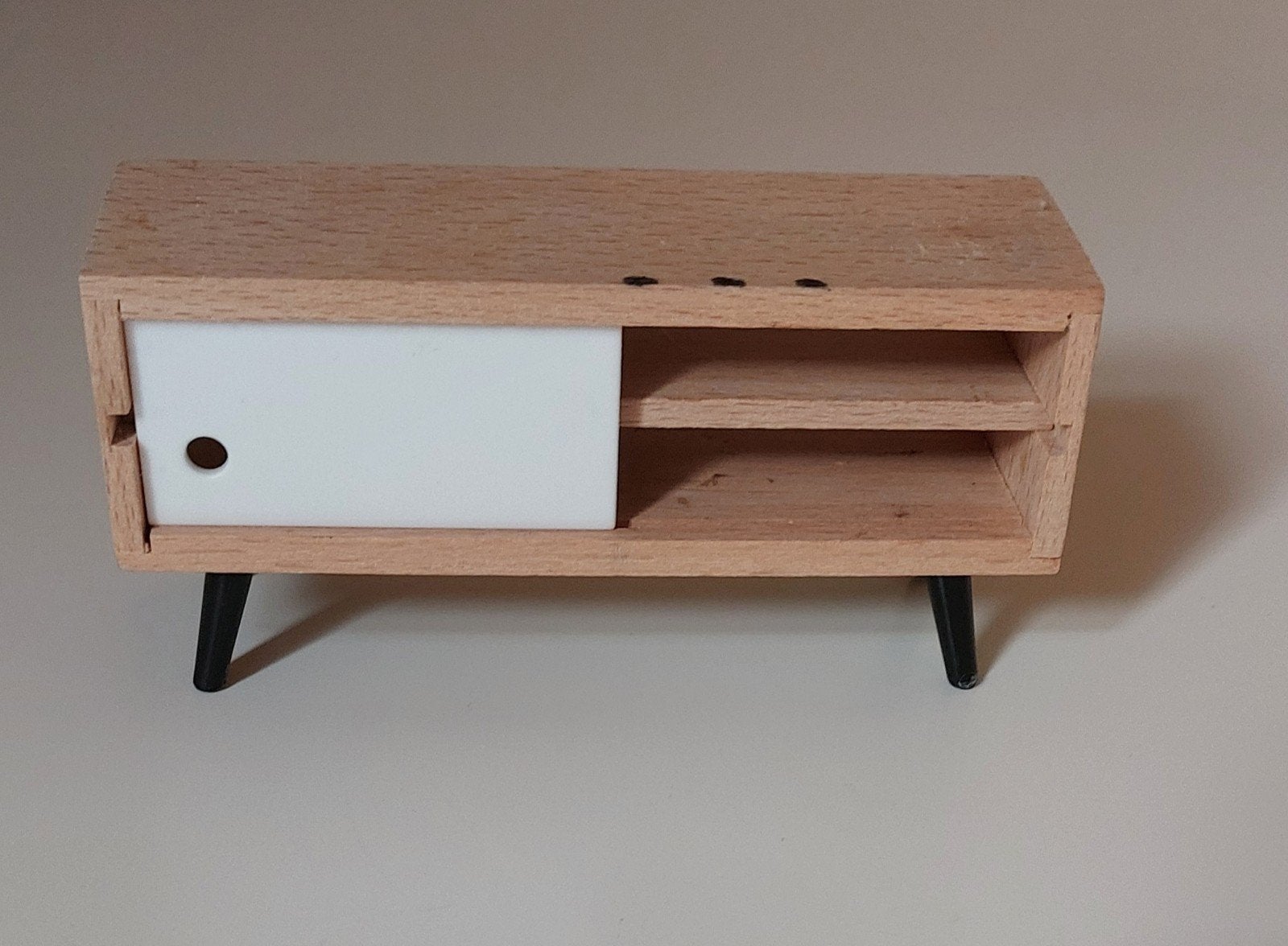 tv kastje voor poppenhuis., Ophalen, Gebruikt, Poppenhuis