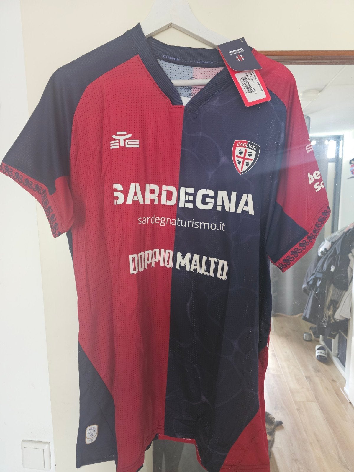 Cagliari thuisshirt 25/26 nieuw met kaartjes, Maat XL, Ophalen of Verzenden, Nieuw, Shirt