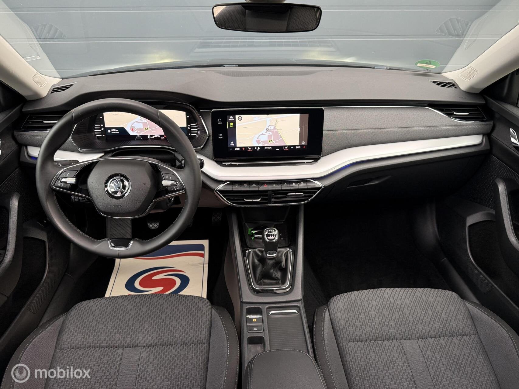 Skoda Octavia Combi 1.0 TSI Business Edition Plus Pano Trekh, Voorwielaandrijving, Gebruikt, Euro 6, Zwart