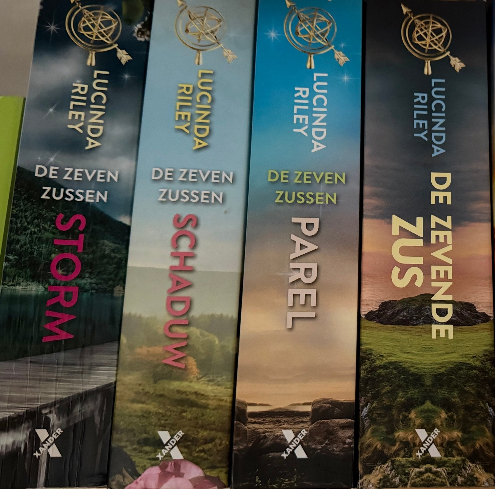 De Zeven Zussen serie - Lucinda Riley (4 boeken), Ophalen of Verzenden, Zo goed als nieuw