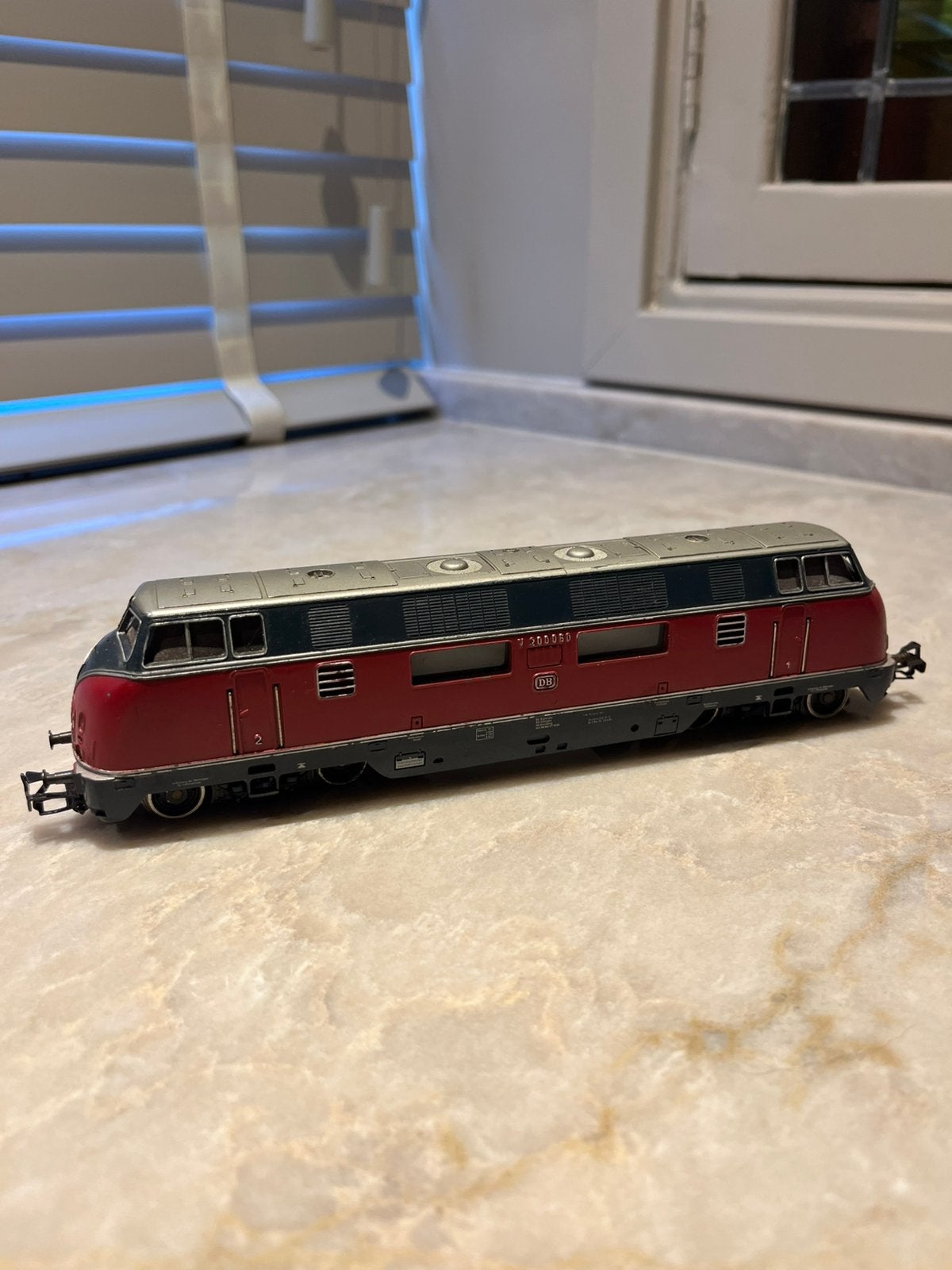 Marklin 3021 HO Diesellocomotief V 200, Wisselstroom, Locomotief, Ophalen of Verzenden, Zo goed als nieuw