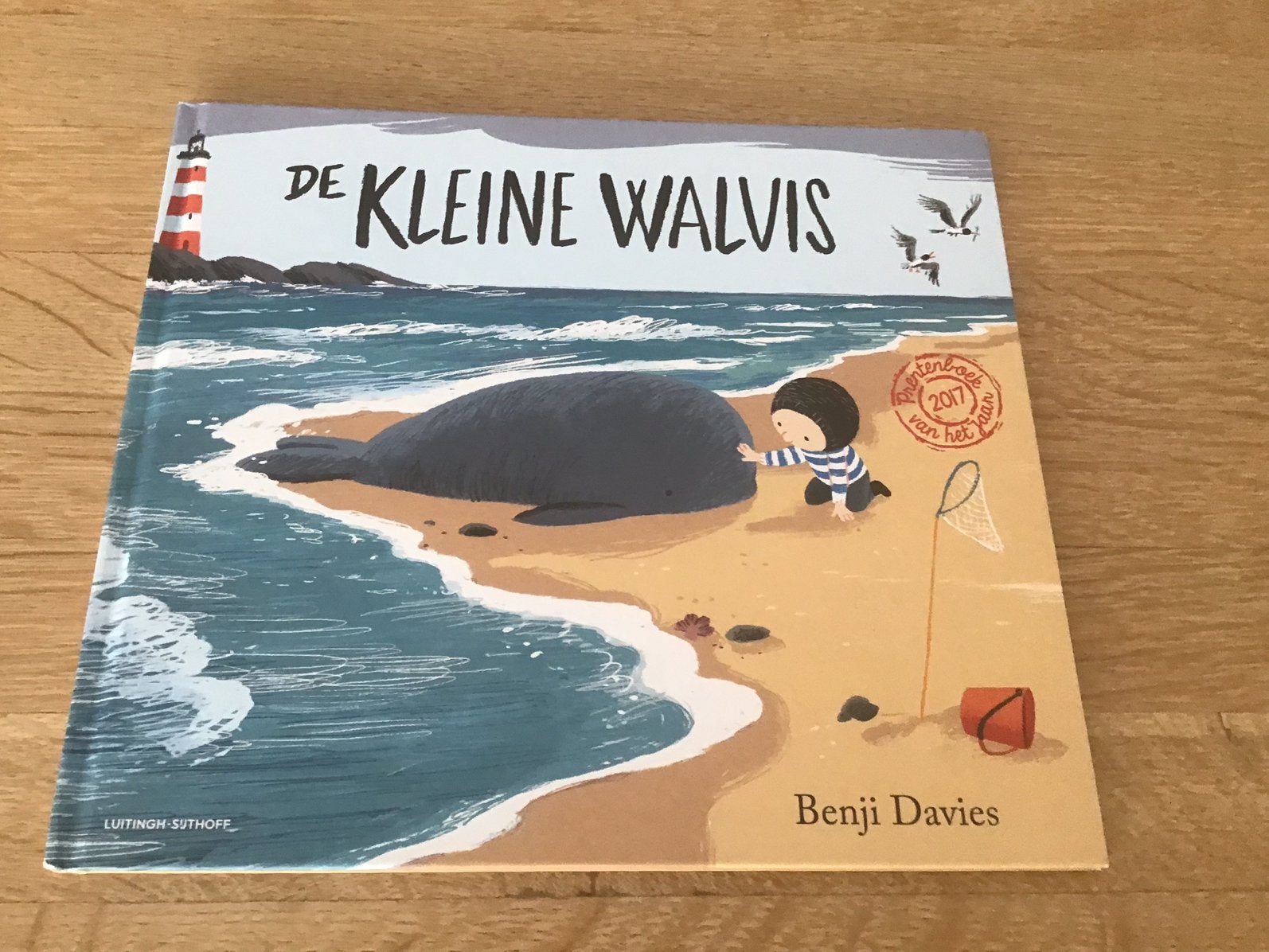 Benji Davies - De kleine walvis, Ophalen of Verzenden, Zo goed als nieuw, Benji Davies