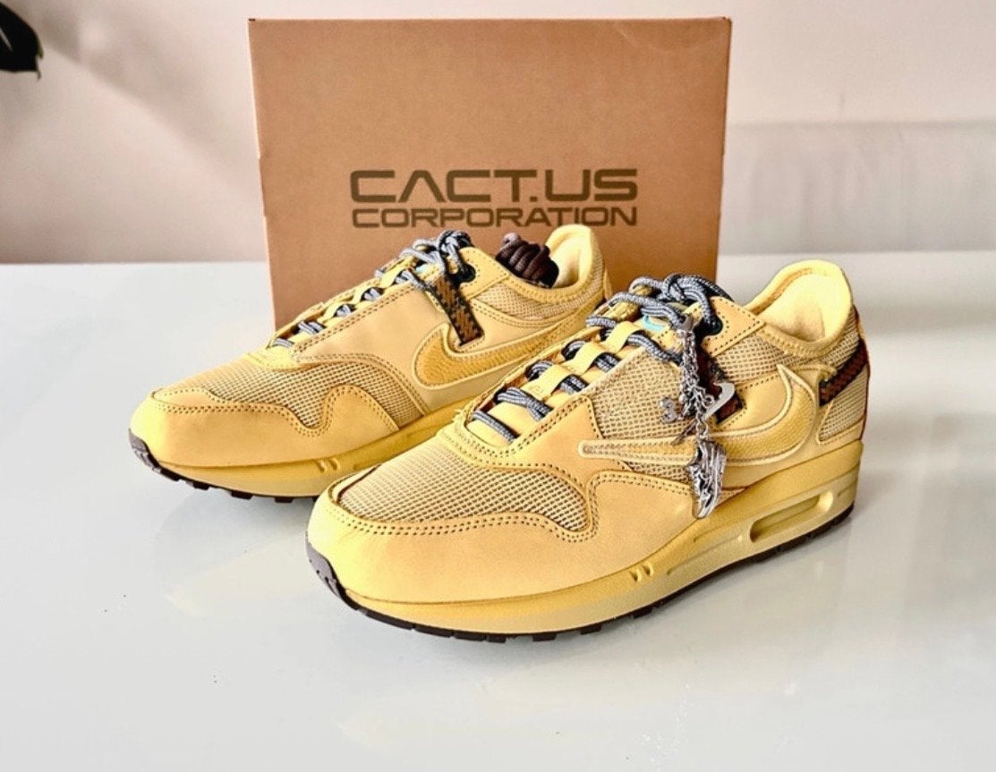 Nike Air Max 1 x Travis Scott Cactus Jack Saturn Gold, Ophalen, Zo goed als nieuw, Overige kleuren, Sneakers of Gympen