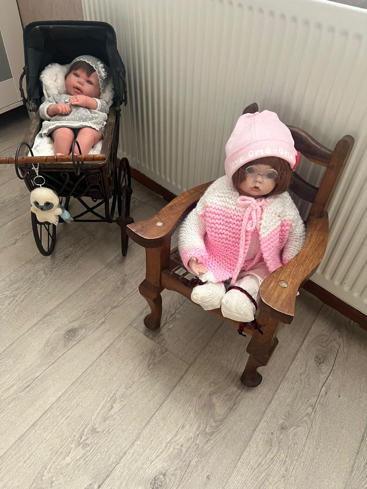Reborn babypop en porseleinen pop met accessoires, Ophalen, Zo goed als nieuw, Babypop
