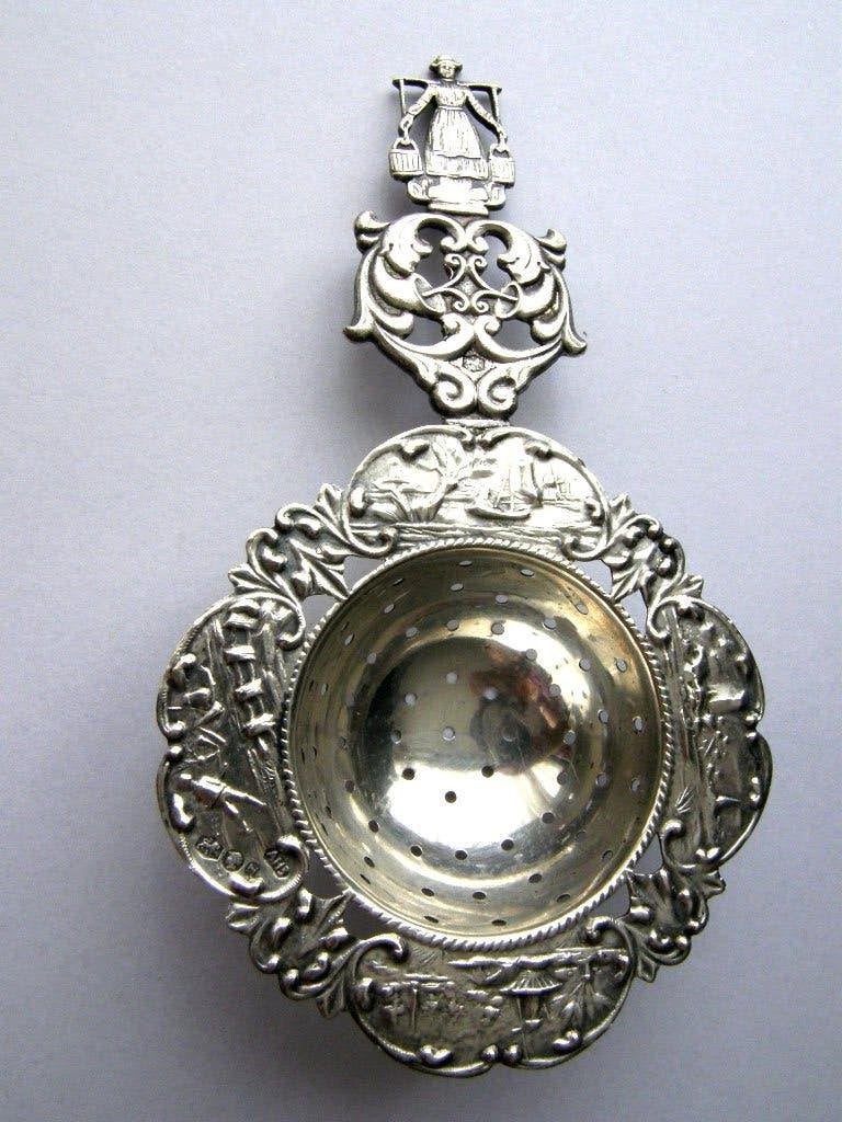 Zilveren Hollandse grote theezeef, 31 gr, Antiek, Antiek en Kunst, Antiek | Goud en Zilver, Ophalen