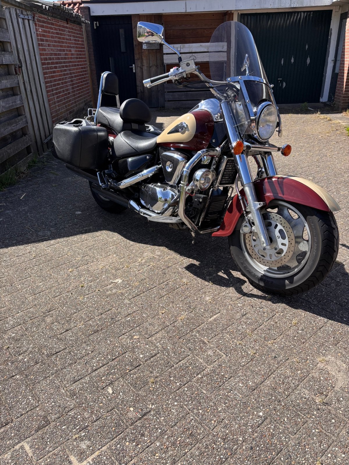 Suzuki vl 1500 intruder model 1998 Kenteken MN-TH-49, Motoren, Cardan-aandrijving, 2 cilinders, Occasion, 1500 cc