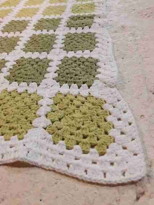Granny woondeken gehaakt groen wit 170/149