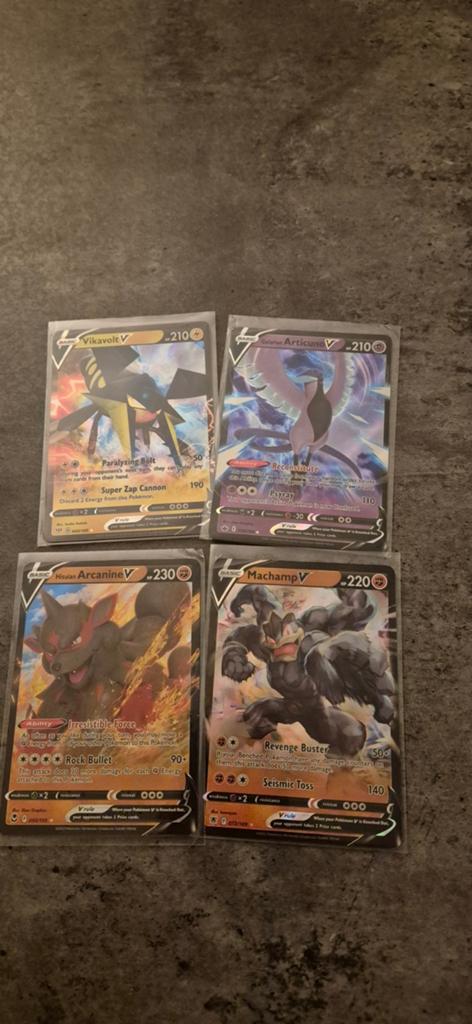 Pokémon V kaarten - Vikavolt, Articuno, Arcanine, Machamp, Ophalen of Verzenden, Zo goed als nieuw, Meerdere kaarten